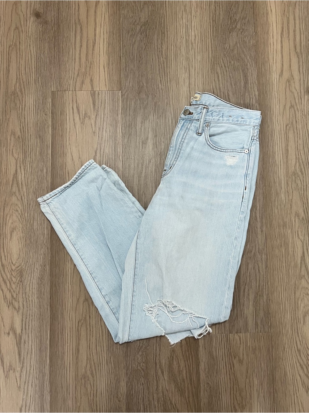 Madewell Slouchy Boyjean 25 Light Wash Distressed Ripped Boyfriend Jeans
